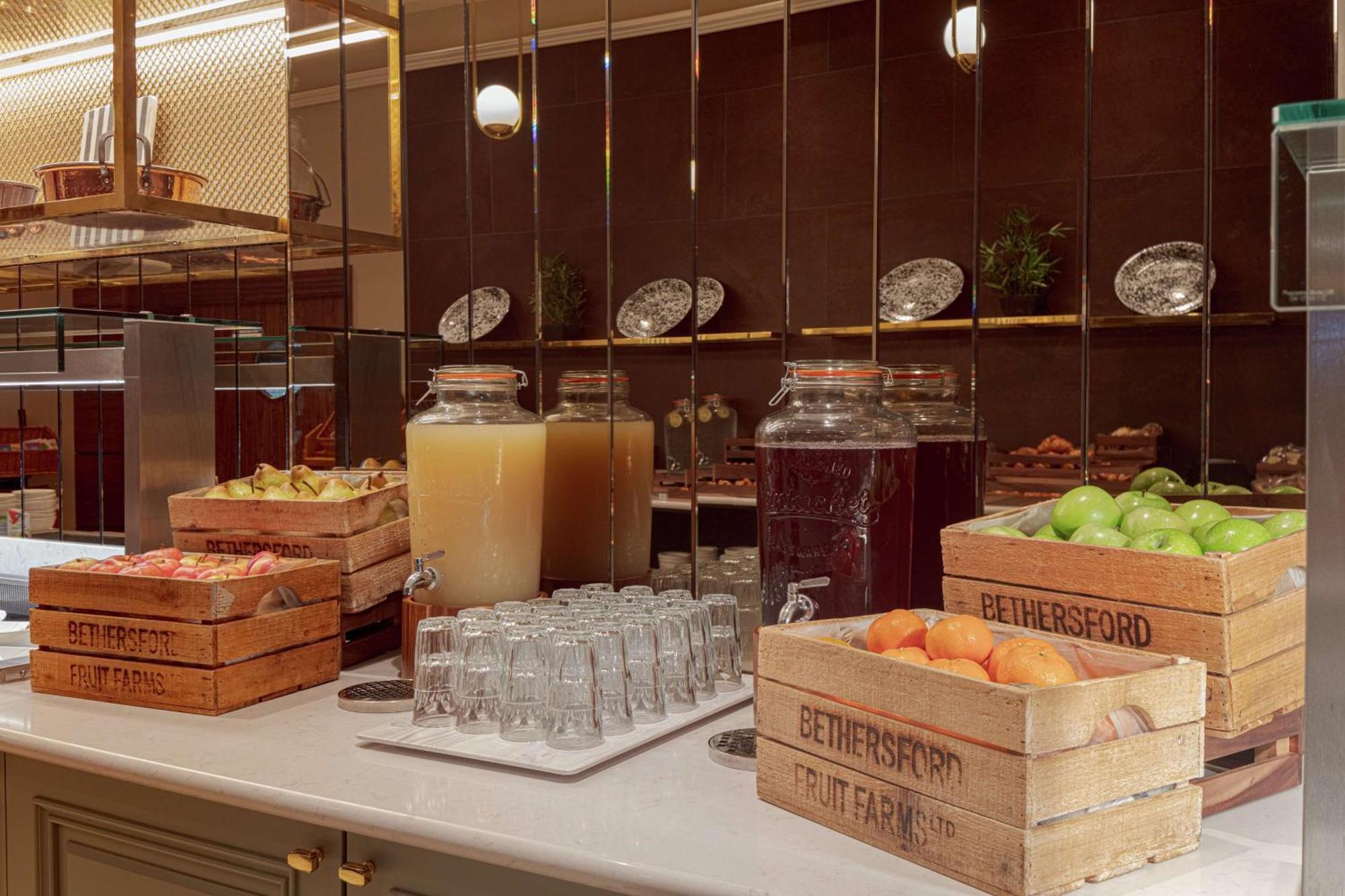 โรงแรมฮิลตัน เบลฟาสท์ เบลฟาสต์ ภายนอก รูปภาพ A juice bar