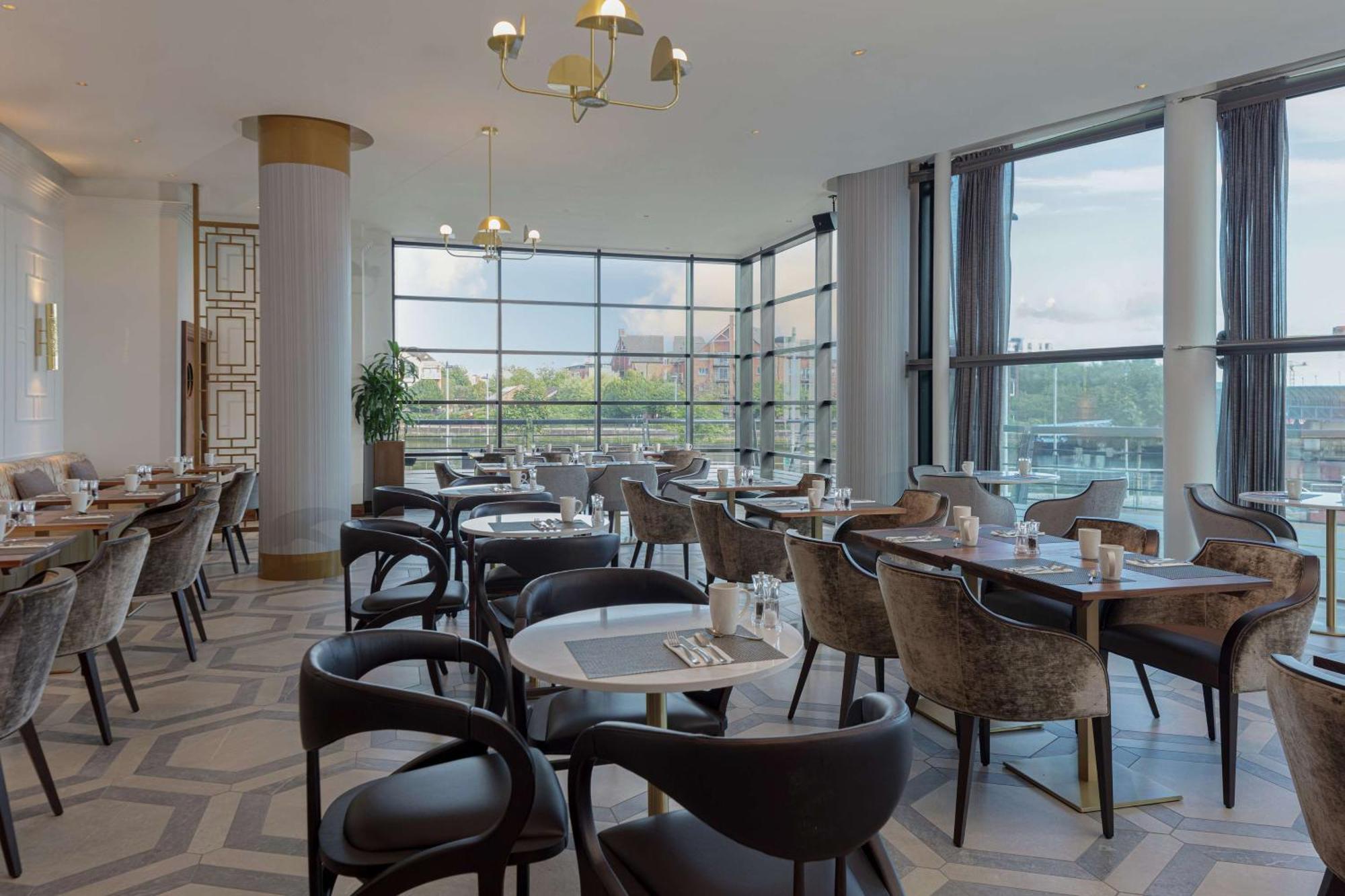 โรงแรมฮิลตัน เบลฟาสท์ เบลฟาสต์ ภายนอก รูปภาพ The restaurant