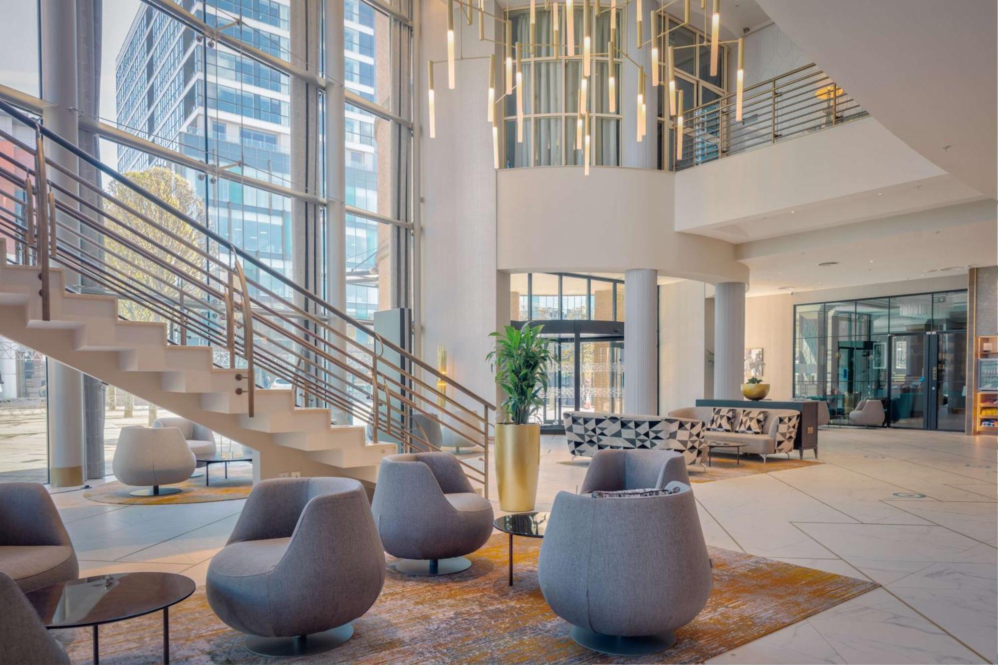 โรงแรมฮิลตัน เบลฟาสท์ เบลฟาสต์ ภายนอก รูปภาพ Lobby